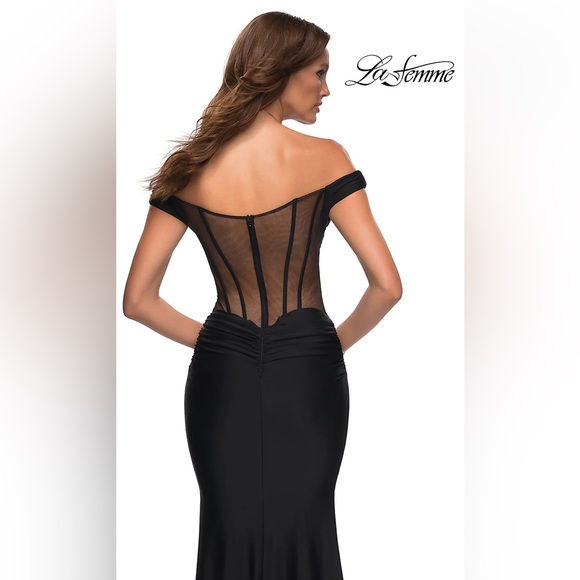 La Femme Sheer-Back Off-Shoulder Long Prom Dress
LF-22-30449 - Picture 5 of 7